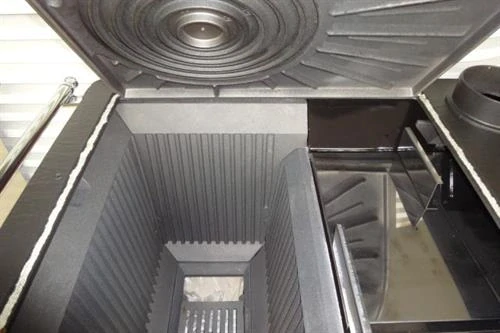 NORDICA Rosa 5.0 Maiolica sporák na tuhá paliva pravý, bílý