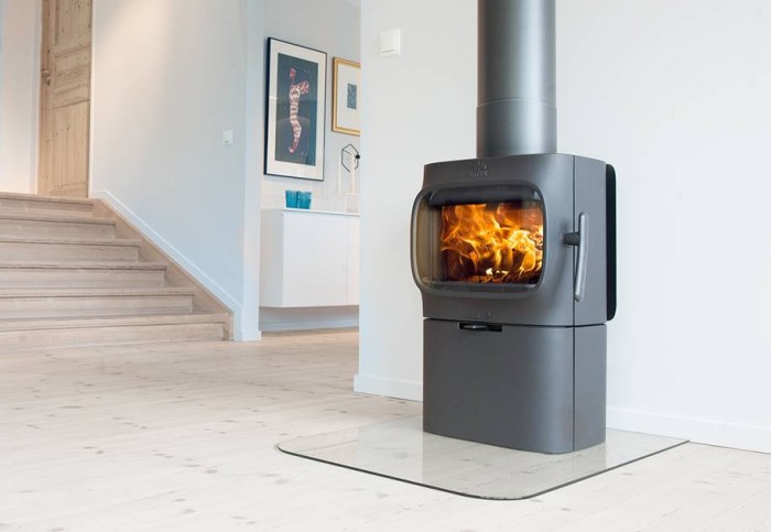 Jotul F105 R B černý lak